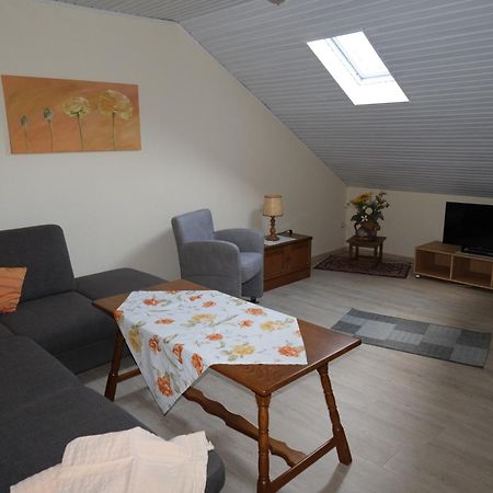 Ferienwohnung Weingut&Gästehaus Mees Briedel Zimmer foto