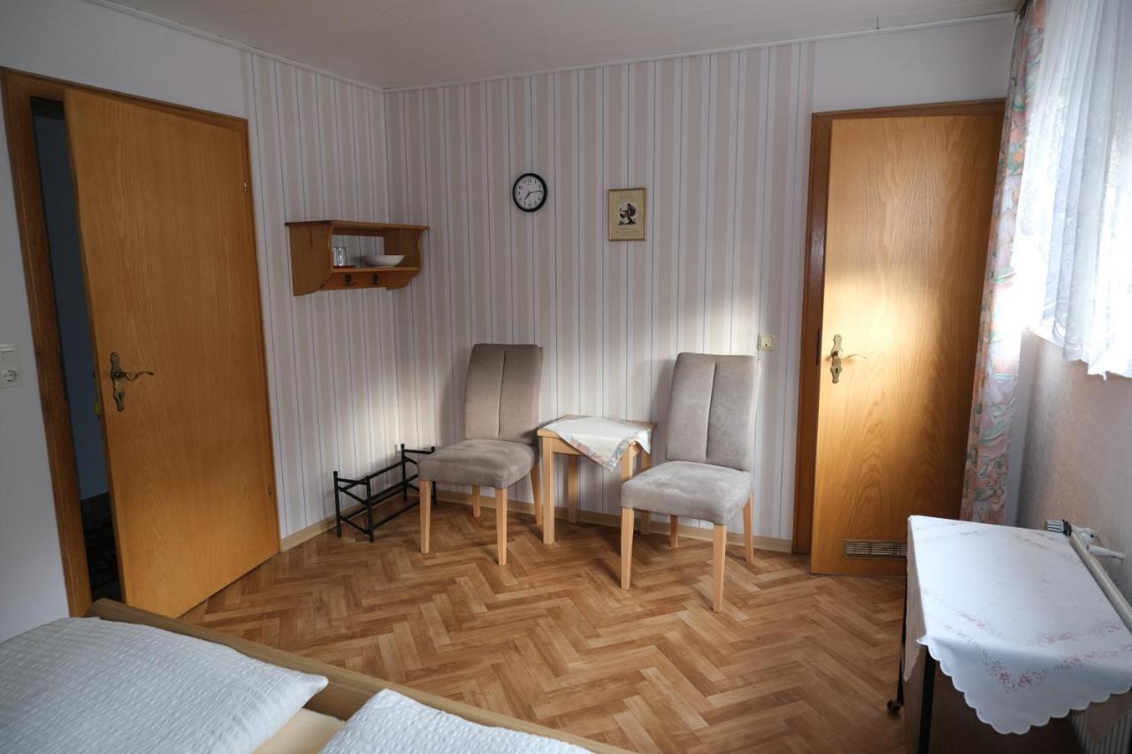 Ferienwohnung Weingut&Gästehaus Mees Briedel Zimmer foto