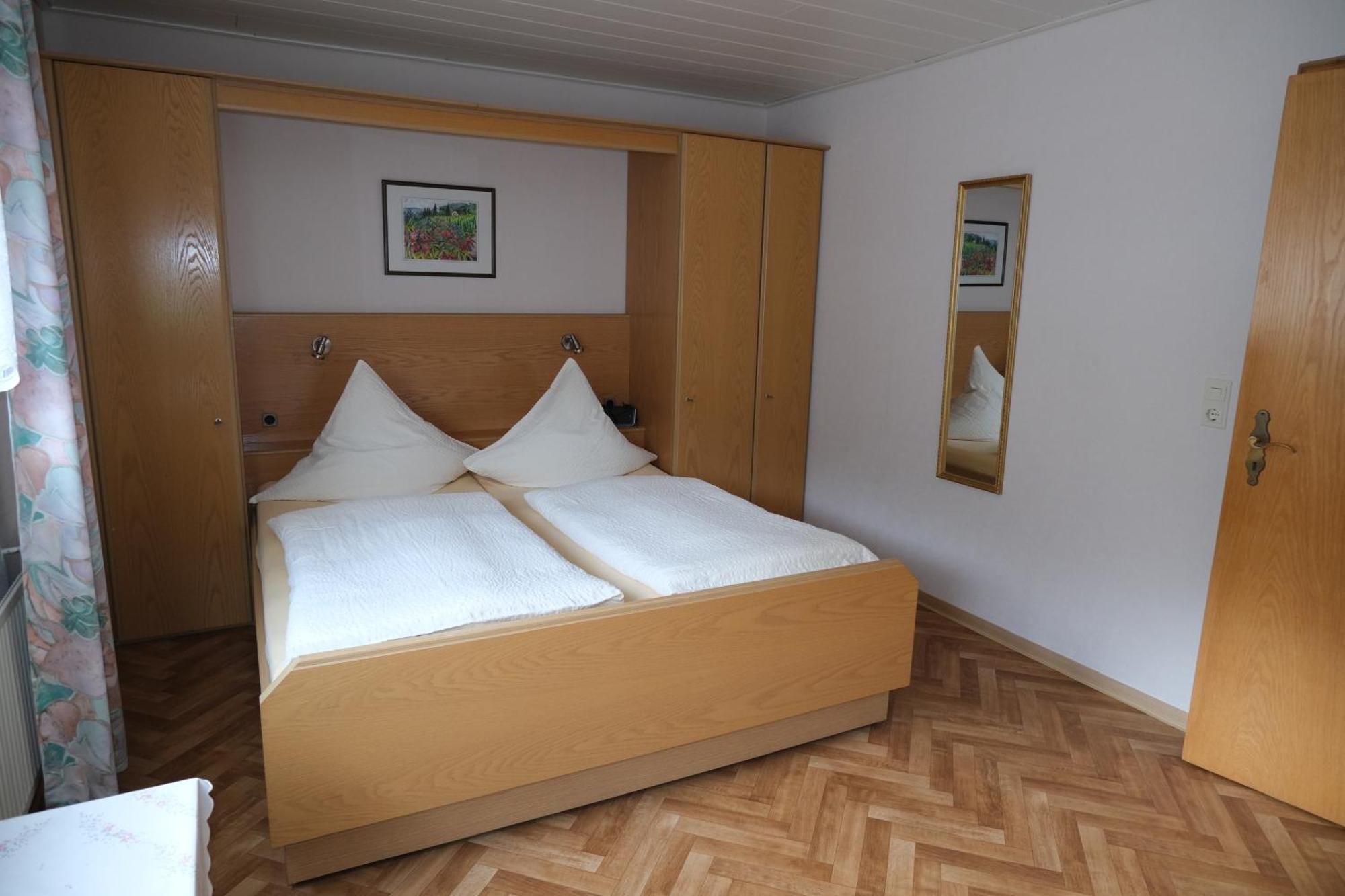 Ferienwohnung Weingut&Gästehaus Mees Briedel Zimmer foto