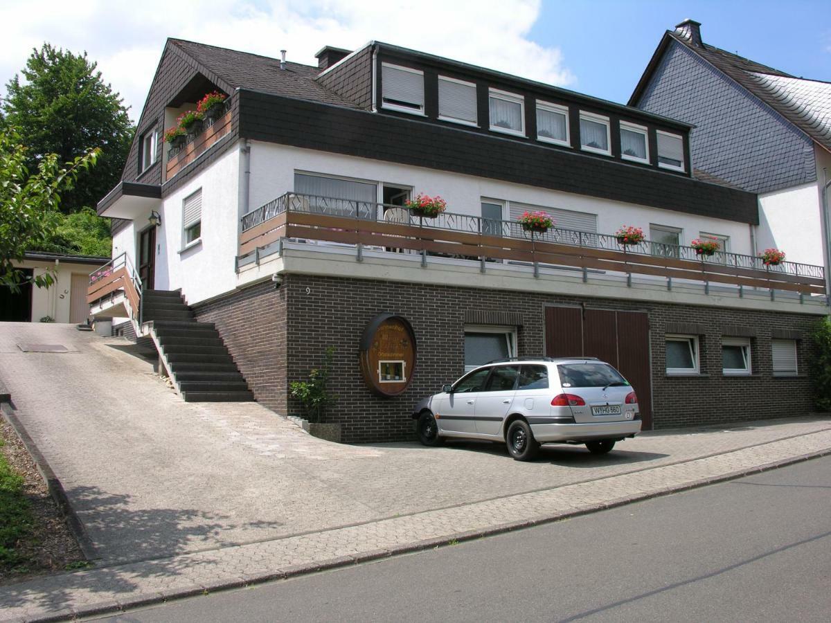 Ferienwohnung Weingut&Gästehaus Mees Briedel Exterior foto