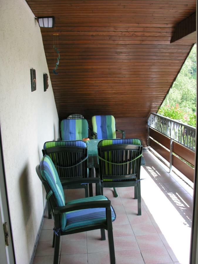Ferienwohnung Weingut&Gästehaus Mees Briedel Exterior foto